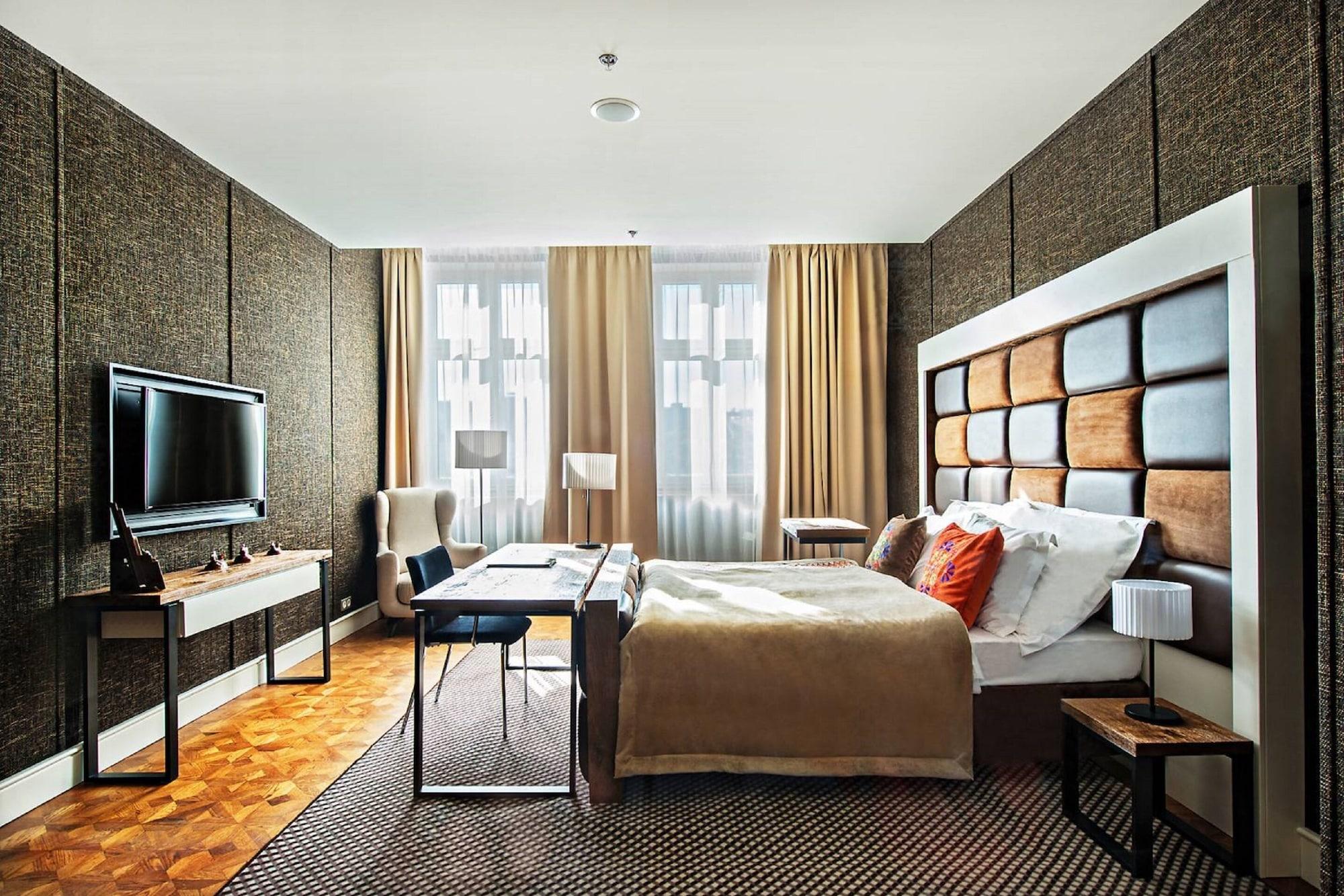 Hotel Bristol Tradition And Luxury Rzeszów Eksteriør billede A room at the hotel