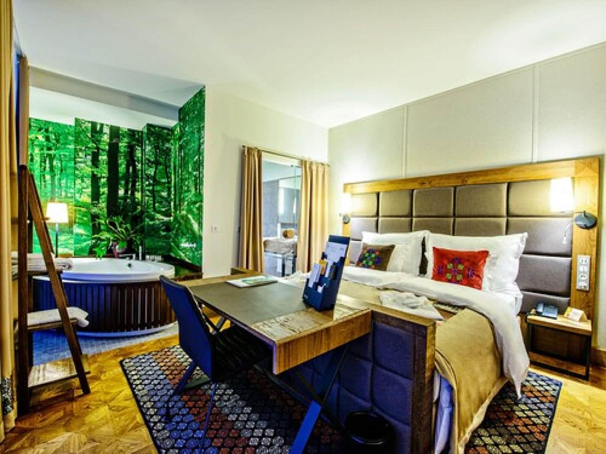 Hotel Bristol Tradition And Luxury Rzeszów Eksteriør billede Deluxe Room