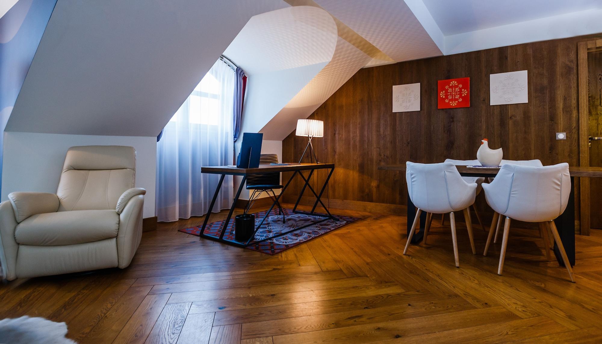 Hotel Bristol Tradition And Luxury Rzeszów Eksteriør billede Interior of a typical apartment