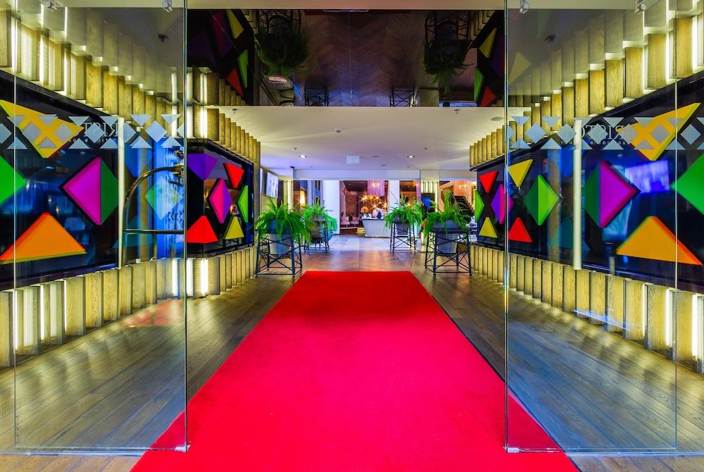 Hotel Bristol Tradition And Luxury Rzeszów Eksteriør billede The lobby of the hotel