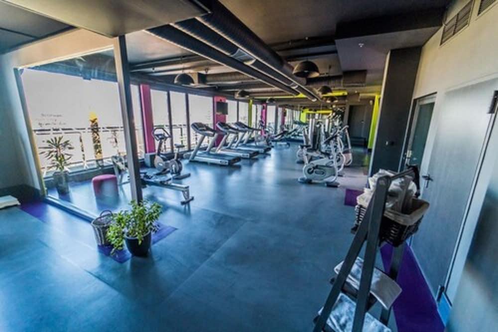 Hotel Bristol Tradition And Luxury Rzeszów Eksteriør billede The gym at the University of Roehampton