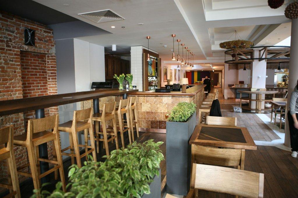 Hotel Bristol Tradition And Luxury Rzeszów Eksteriør billede The interior of a typical restaurant