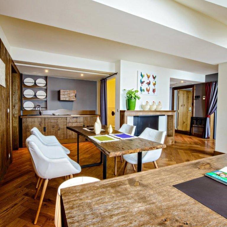 Hotel Bristol Tradition And Luxury Rzeszów Eksteriør billede A typical apartment at the residence