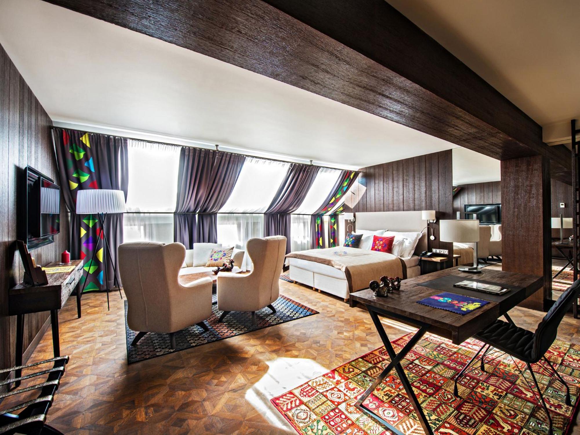 Hotel Bristol Tradition And Luxury Rzeszów Eksteriør billede The Penthouse Suite