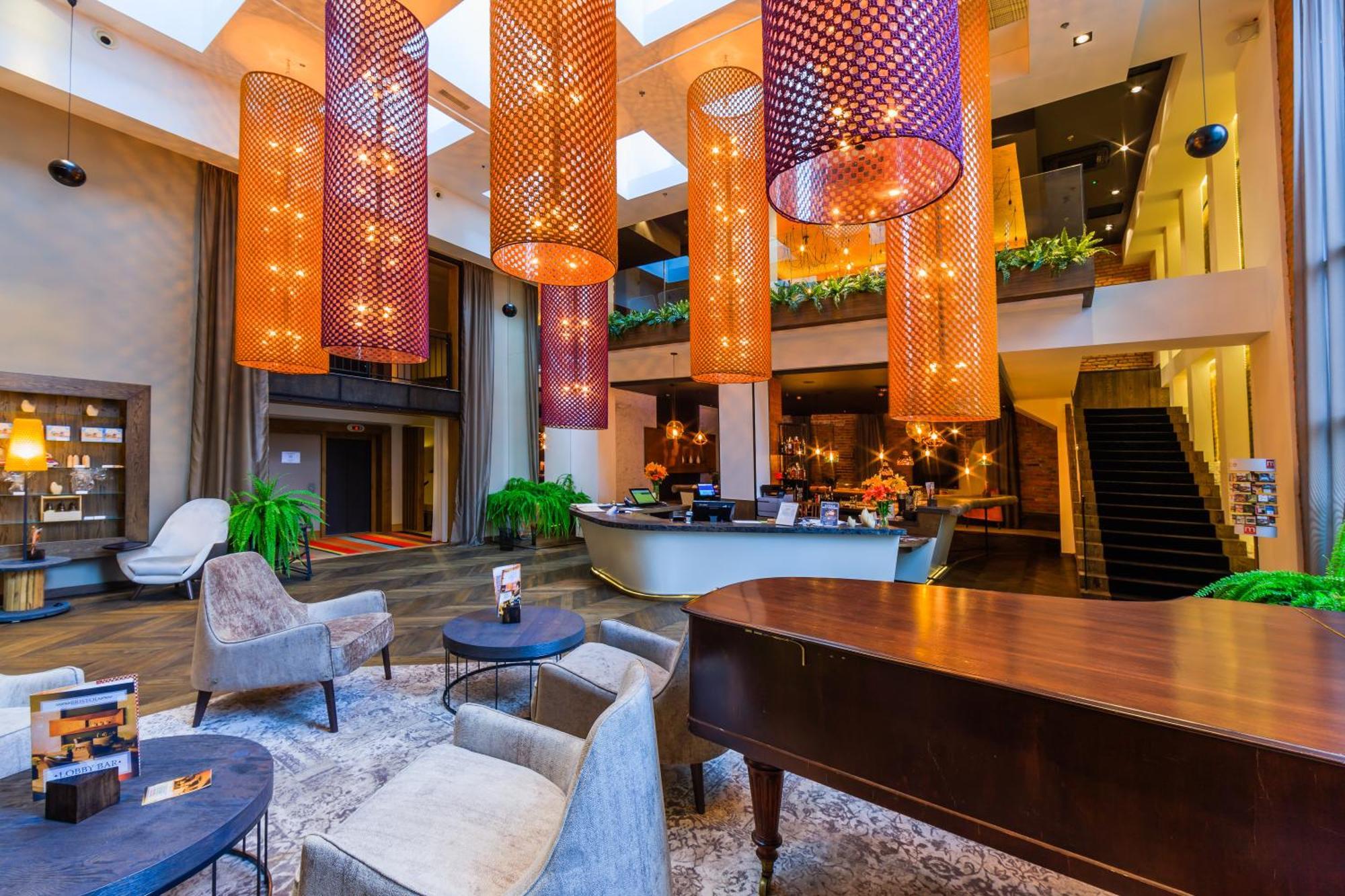 Hotel Bristol Tradition And Luxury Rzeszów Eksteriør billede Lobby