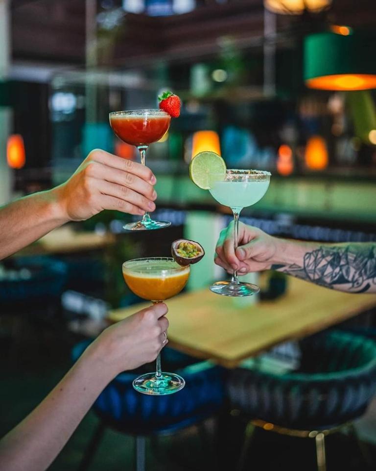 Hotel Bristol Tradition And Luxury Rzeszów Eksteriør billede Cocktails