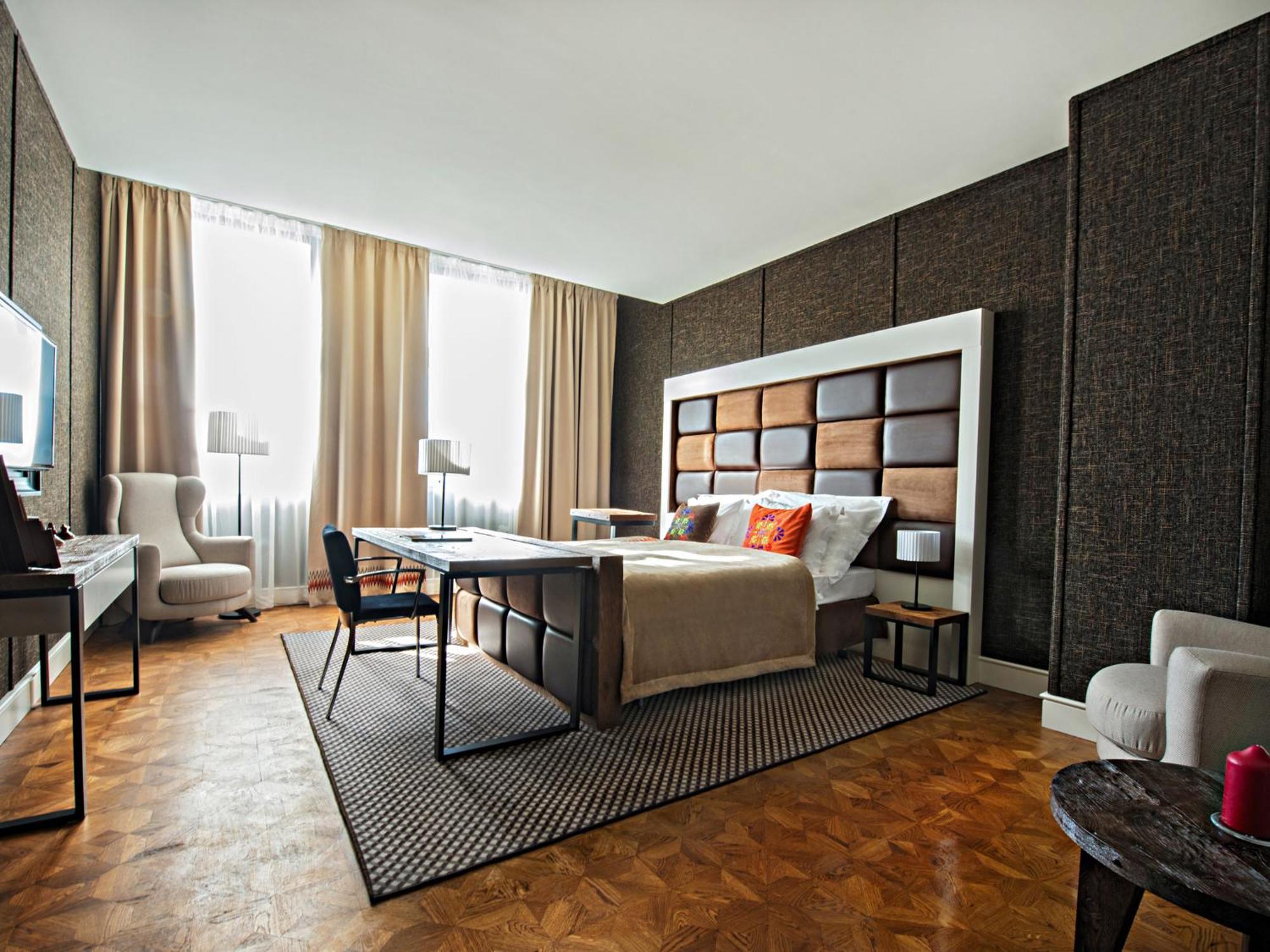 Hotel Bristol Tradition And Luxury Rzeszów Eksteriør billede A room at the Mandarin Oriental, Munich