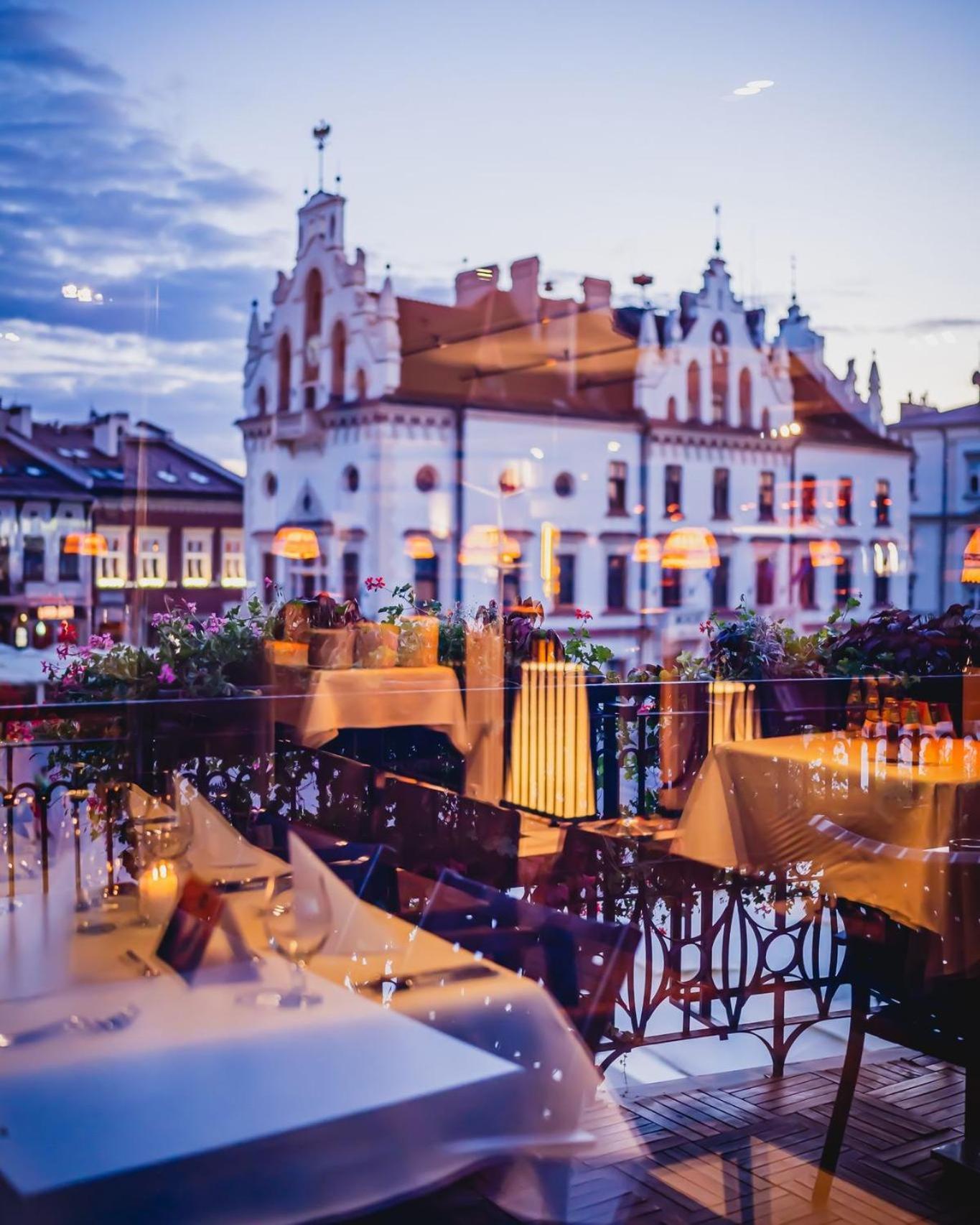Hotel Bristol Tradition And Luxury Rzeszów Eksteriør billede The Old Town of Poznań
